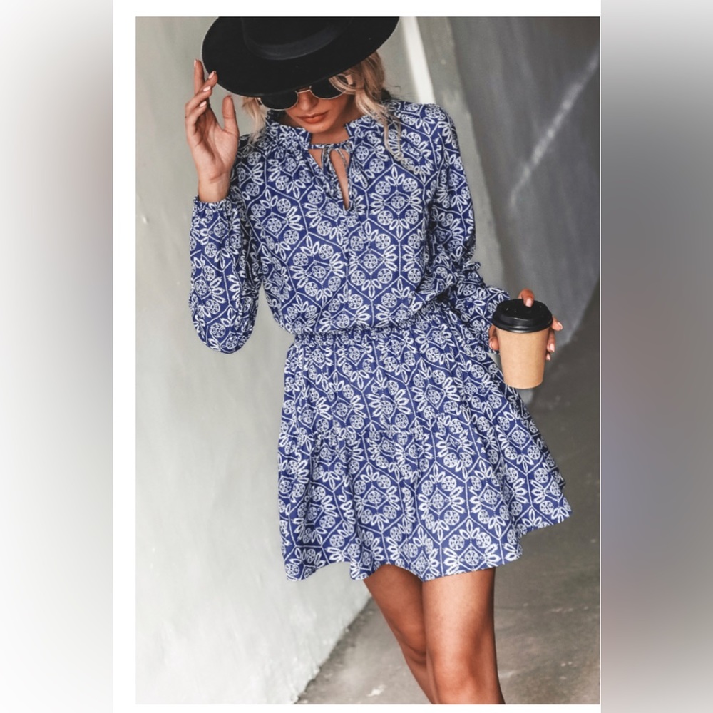 Split neck mini-dress